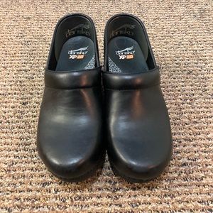 Dansko XP 2.0 Clogs